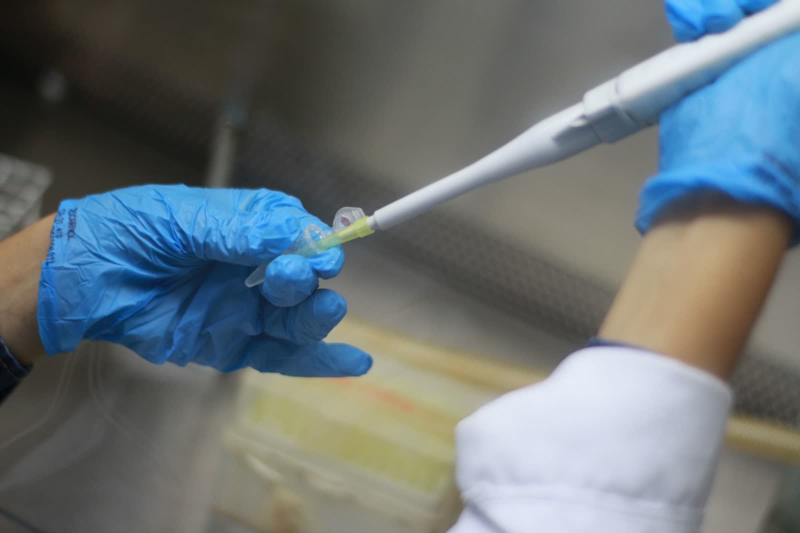 Laboratory sample preparation for lubricant condition analysis